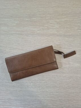 Bass Brown Leather Wallet Wristlet